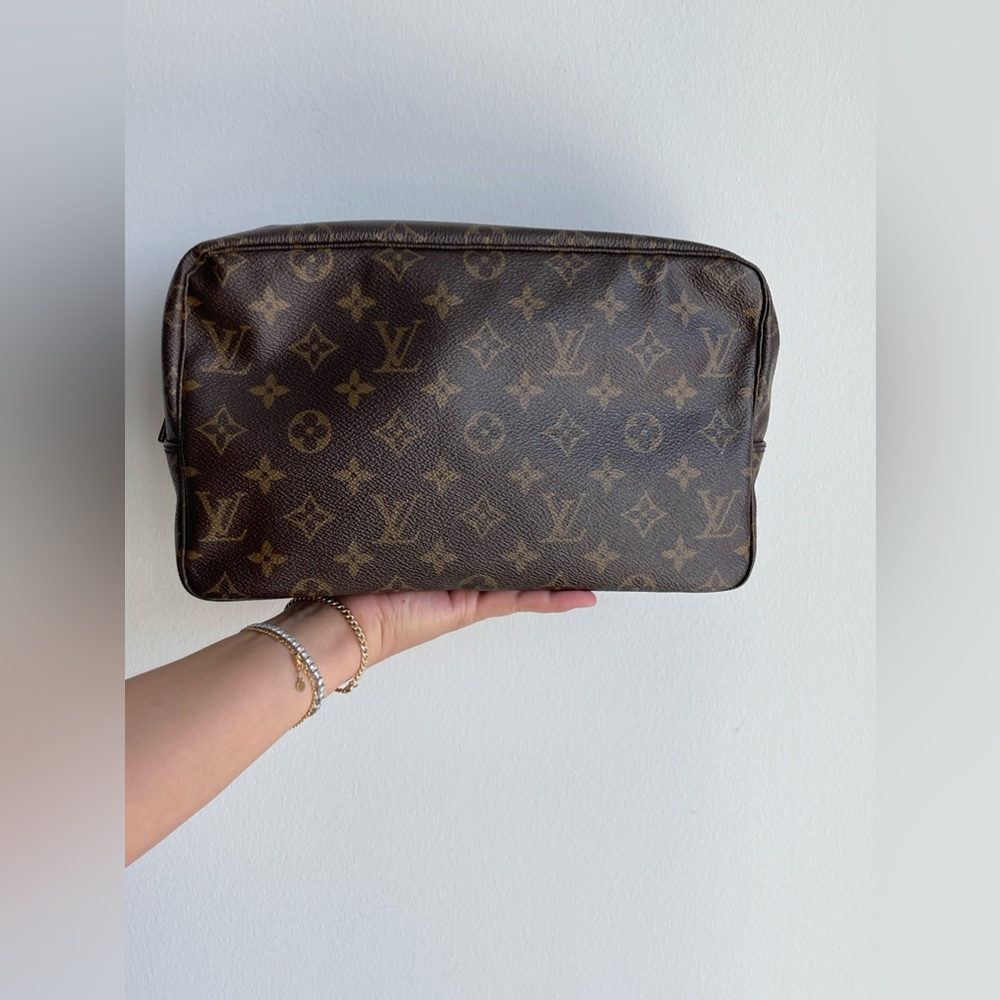 Louis Vuitton Trousse Toilette 28